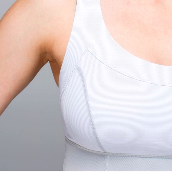 Lululemon Athletica Tops Lululemon Run Ta Ta Topper silver spoon  Tank size 8 - Picture 3 of 10